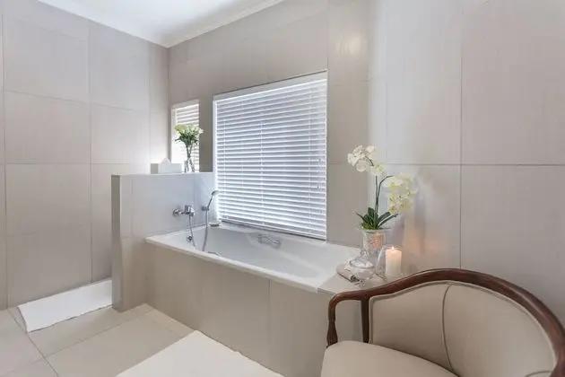 Captain Room