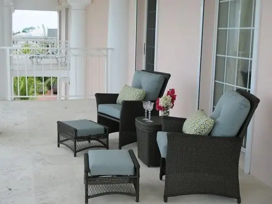 Topaz (Ocean & Pool View, Balcony)