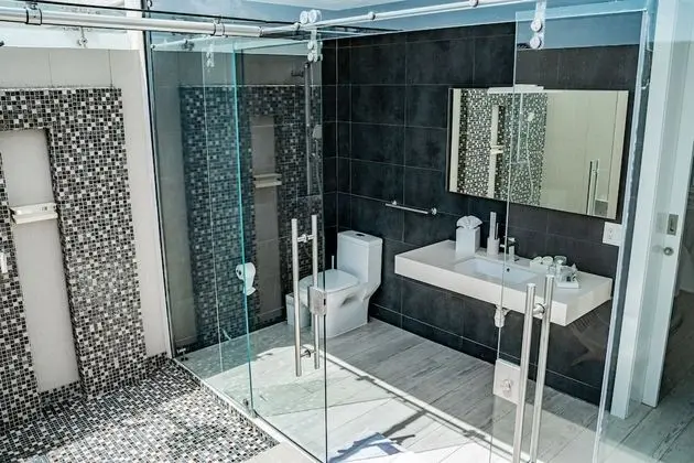 Double Pool View Suite (Two Queen Beds)