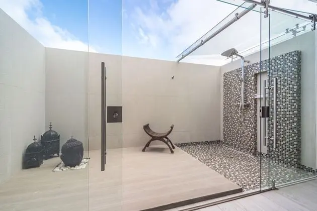 Double Pool View Suite (Two Queen Beds)