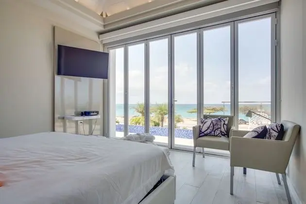 Master King Ocean View Suite with Infinity Pool and Hydro Therapy Jets