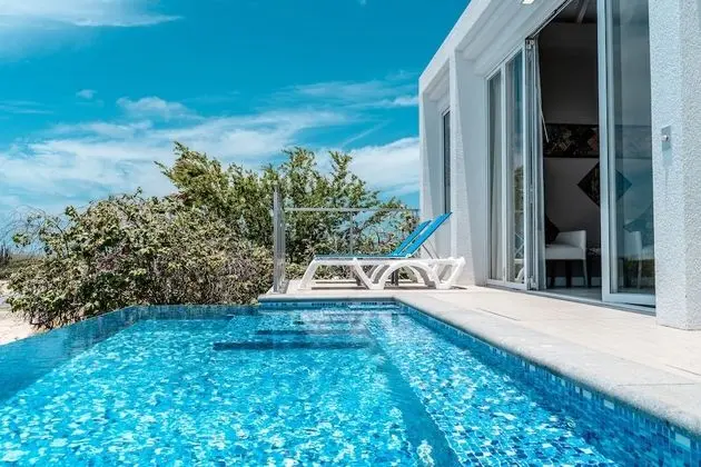 Master King Ocean View Suite with Infinity Pool and Hydro Therapy Jets