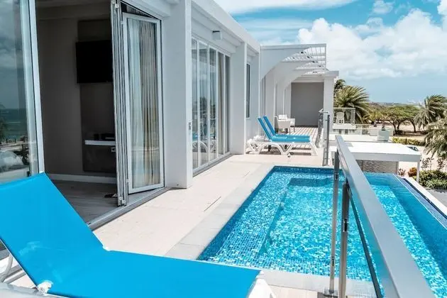 Master King Ocean View Suite with Infinity Pool and Hydro Therapy Jets