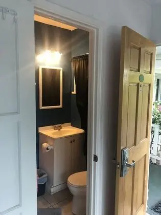 Büyük Yataklı Tek Kişilik Oda