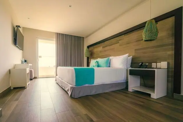 Deluxe Tek Büyük Yataklı Oda, 2 Çift Kişilik Yatak, Deniz Manzaralı