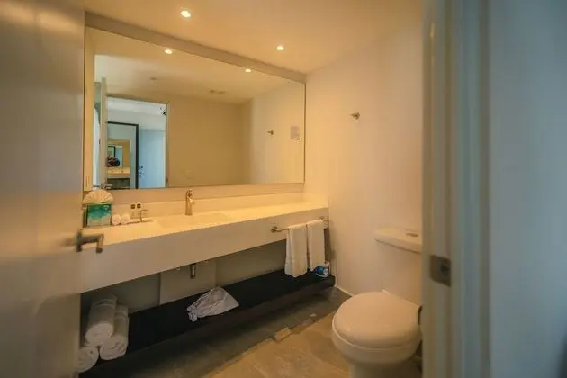 Deluxe Tek Büyük Yataklı Oda, 2 Çift Kişilik Yatak, Deniz Manzaralı