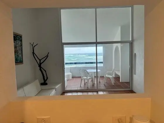 Oceanfront 1 Bedroom King