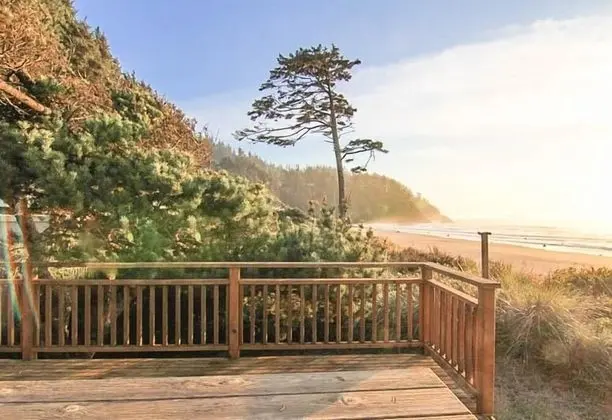 Ev, Birden Çok Yatak (Oceanfront Retreat)