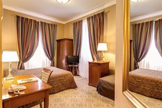 Superior Tek Büyük Yataklı Oda (Triple Room)