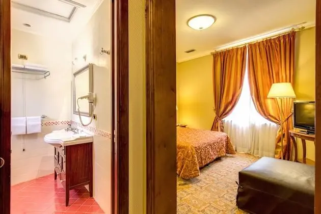 Superior Tek Büyük Yataklı Oda (Triple Room)