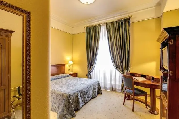 Tek Büyük veya İki Ayrı Yataklı Oda