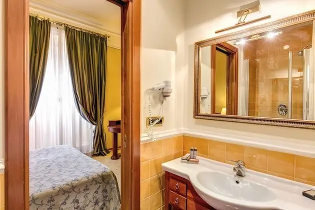 Tek Büyük veya İki Ayrı Yataklı Oda