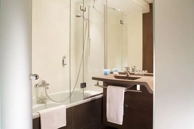 Comfort Tek Büyük veya İki Ayrı Yataklı Oda