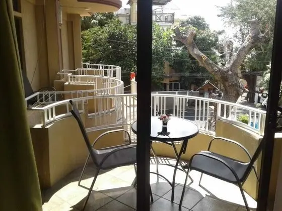 Superior Tek Büyük Yataklı Oda, Balkon, Şehir Manzaralı