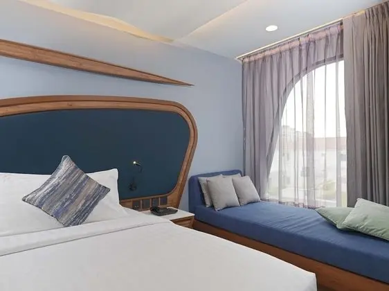 Deluxe Sea-Facing King