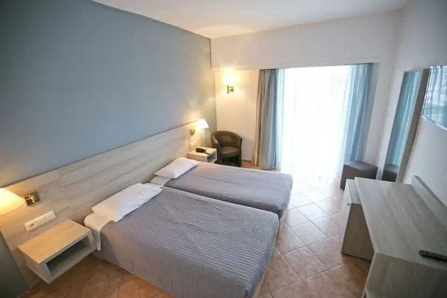 Tek Büyük veya İki Ayrı Yataklı Oda, Şehir Manzaralı