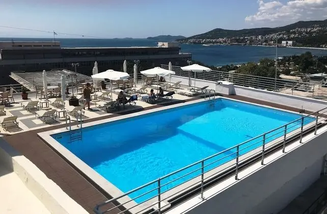 Tek Büyük veya İki Ayrı Yataklı Oda, Şehir Manzaralı