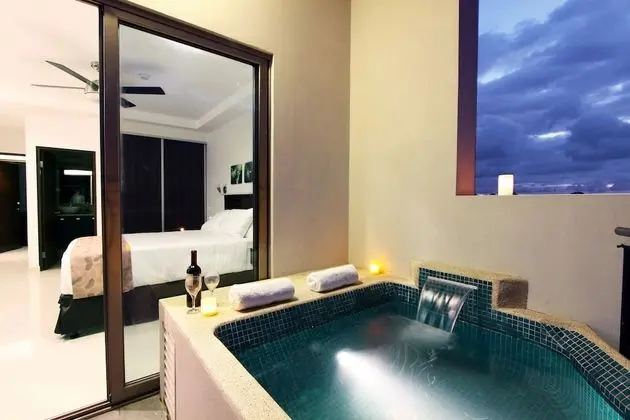1BR POOL SUITE W/Kitchen, Plunge pool, Living room, 2 XL balconies