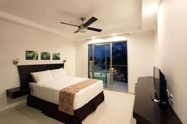 1BR POOL SUITE W/Kitchen, Plunge pool, Living room, 2 XL balconies