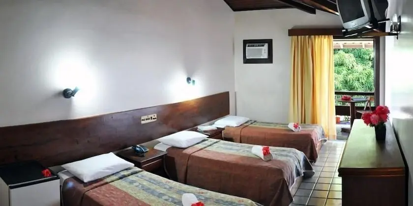 Üç Kişilik Oda