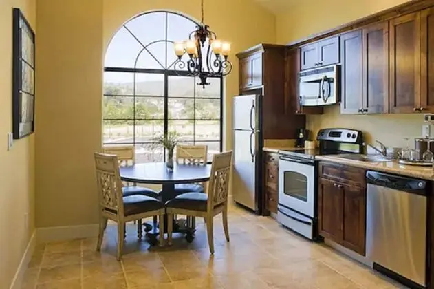 Lofted Apartment (No View)