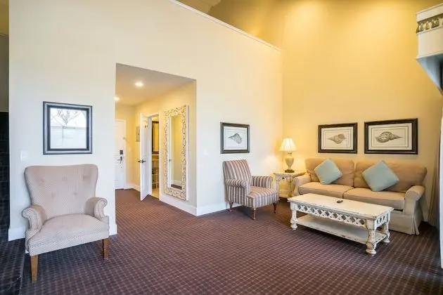 Lofted Apartment (No View)