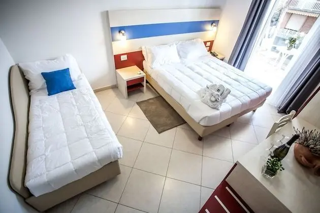 Deluxe Üç Kişilik Oda