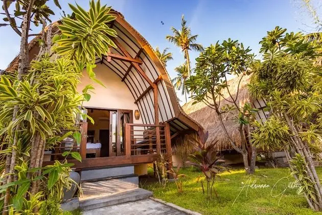 Bungalov, Deniz Manzaralı, Havuz Kenarı