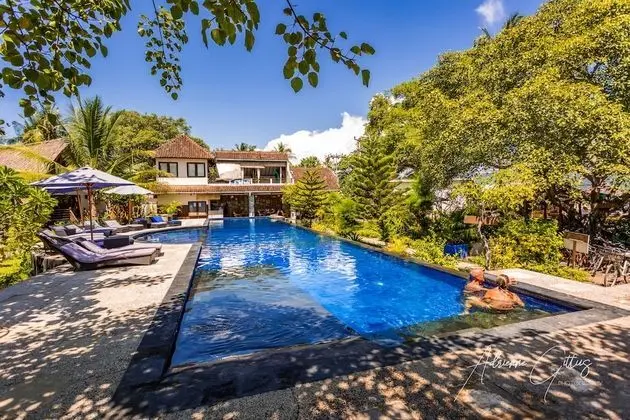 Bungalov, Deniz Manzaralı, Havuz Kenarı