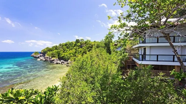Villa (Muni-Muni Cliff)