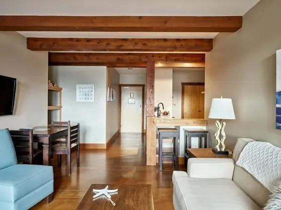 Apart Daire (Great Location in Waterfront Building)