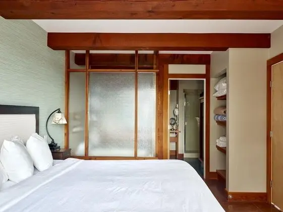Apart Daire (Great Location in Waterfront Building)