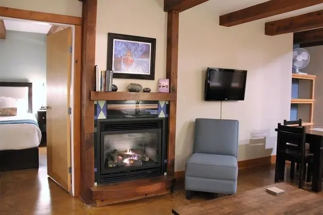 Apart Daire (Great Location in Waterfront Building)