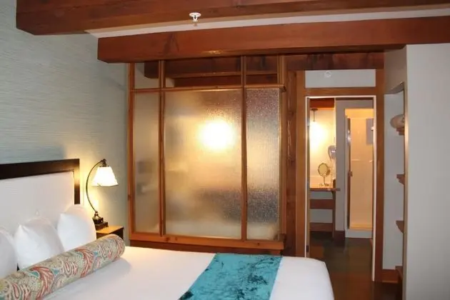 Apart Daire (Great Location in Waterfront Building)