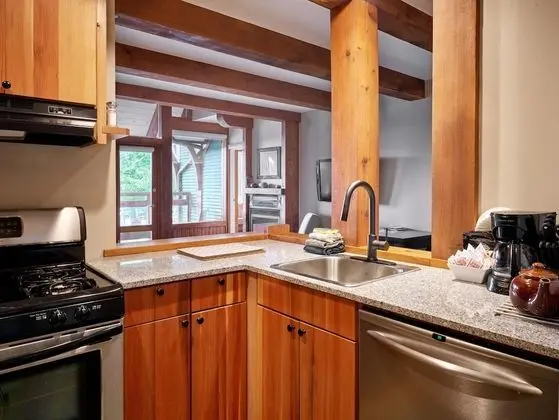 Apart Daire (Great Location in Waterfront Building)