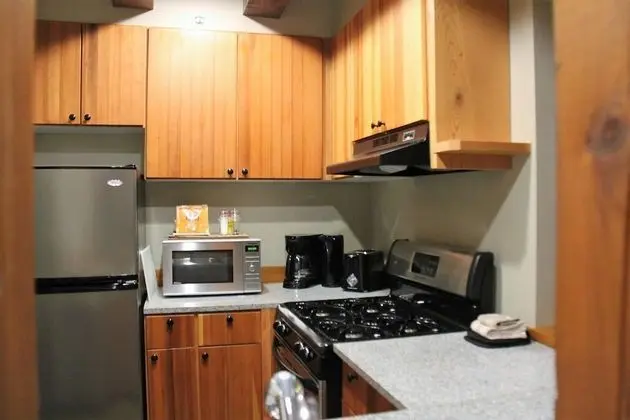 Apart Daire (Great Location in Waterfront Building)