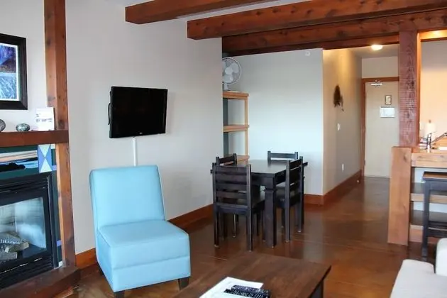 Apart Daire (Great Location in Waterfront Building)
