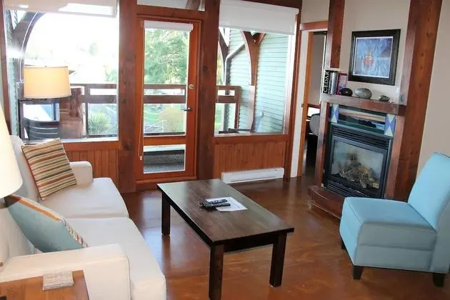 Apart Daire (Great Location in Waterfront Building)