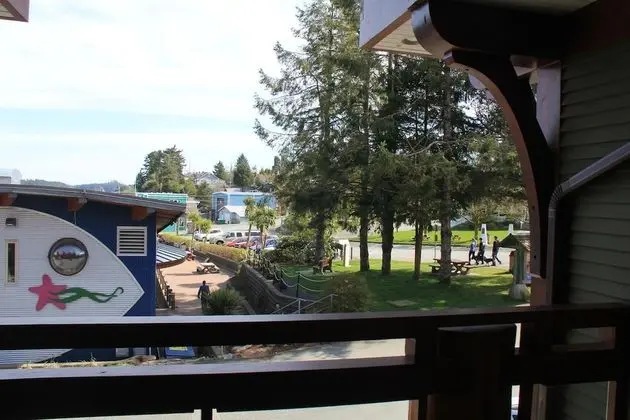 Apart Daire (Great Location in Waterfront Building)