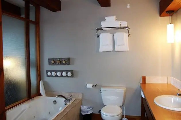 Apart Daire (Great Location in Waterfront Building)