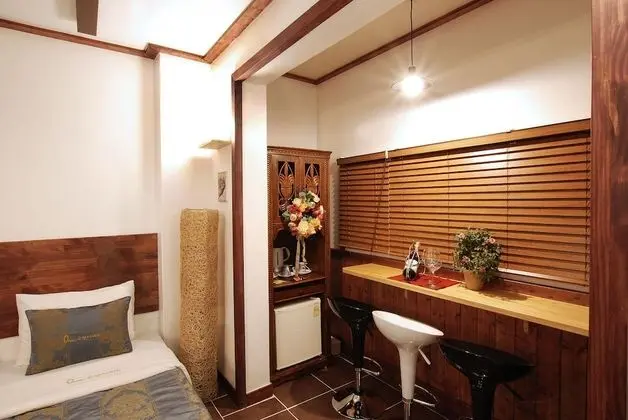 Deluxe Family Room (No Bathtub)