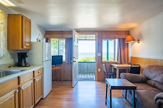 Basic Kulübe, 1 Büyük (Queen) Boy Yatak, Deniz Manzaralı