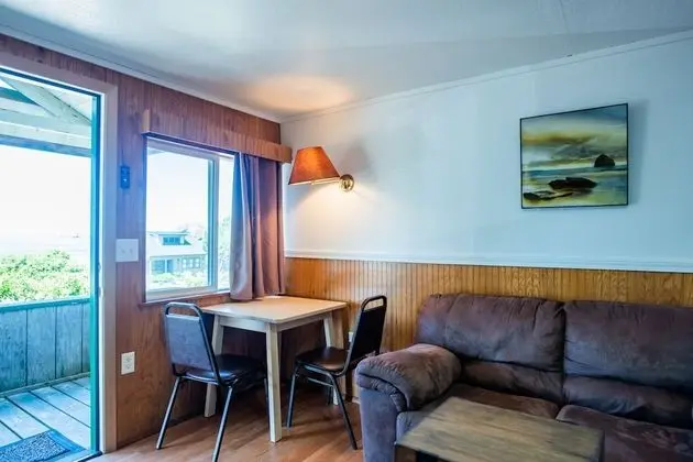 Basic Kulübe, 1 Büyük (Queen) Boy Yatak, Deniz Manzaralı