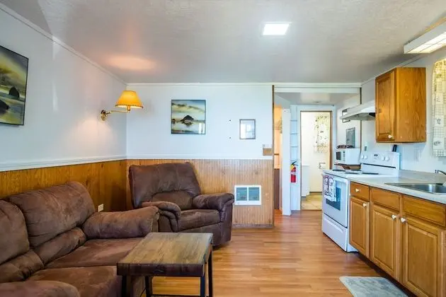 Basic Kulübe, 1 Büyük (Queen) Boy Yatak, Deniz Manzaralı