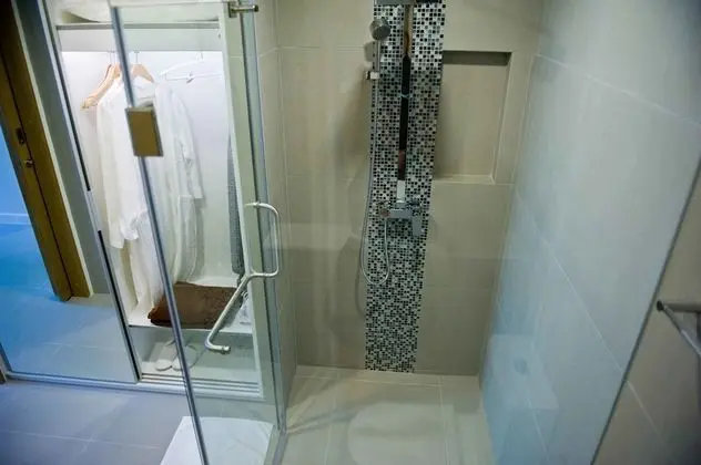 One Bedroom Apartment