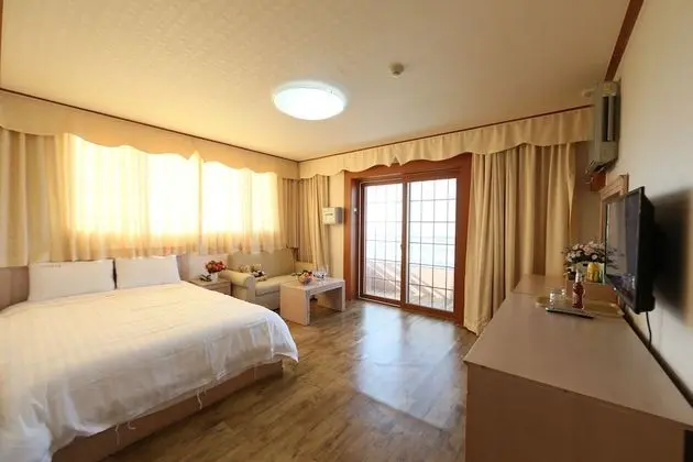 Standard Tek Büyük Yataklı Oda (15PY, extra person fee over 3 people)