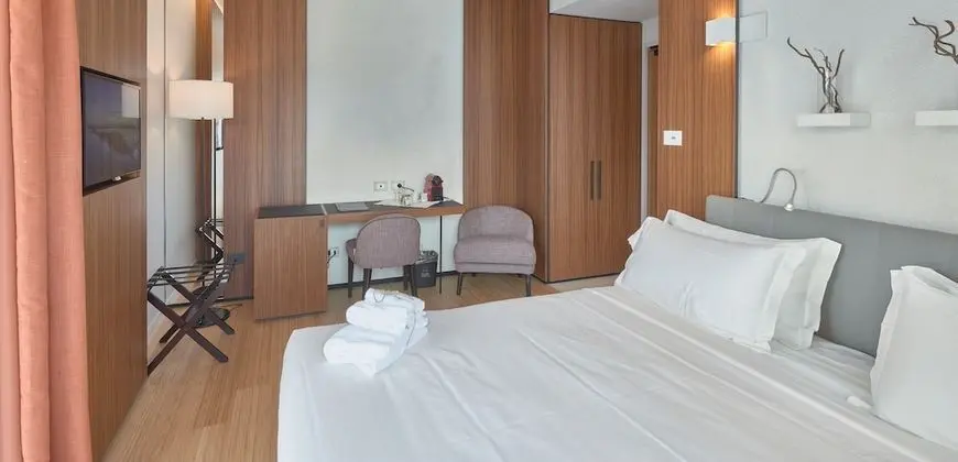 Deluxe Tek Büyük Yataklı Oda (free access SPA)