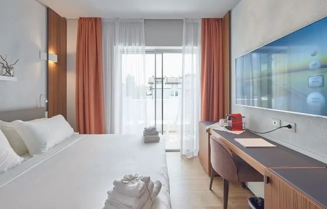 Deluxe Tek Büyük Yataklı Oda (free access SPA)