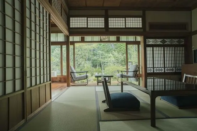 Traditional Süit, Bahçe Manzaralı (Japanese-Western style)