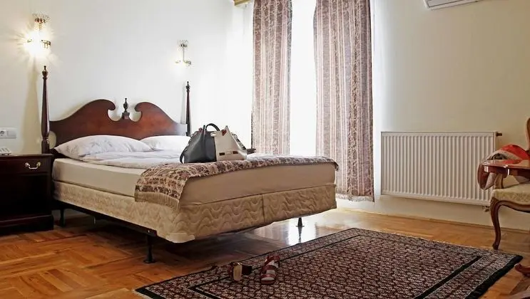 Standard Tek Büyük veya İki Ayrı Yataklı Oda